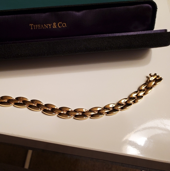Tiffany & Co - Picture 5 of 9